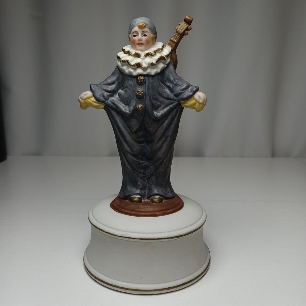 Towle Fine Porcelain Clown Music Box Pierrot Mandolin Wind-Up Japan